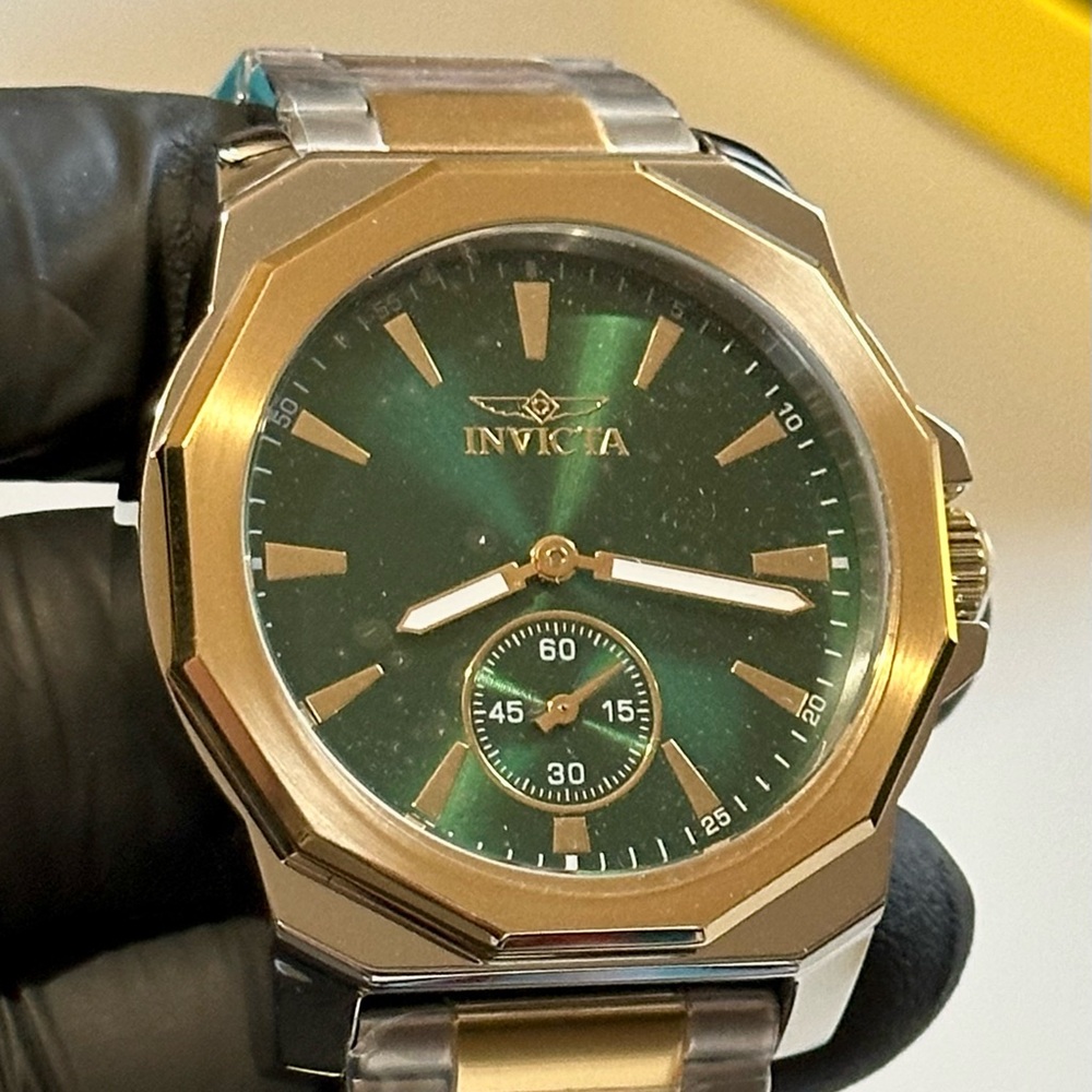 Invicta Speedway Ref 49330 Emerald Green dial Two-Tone SS 42mm Men’s Watch | New